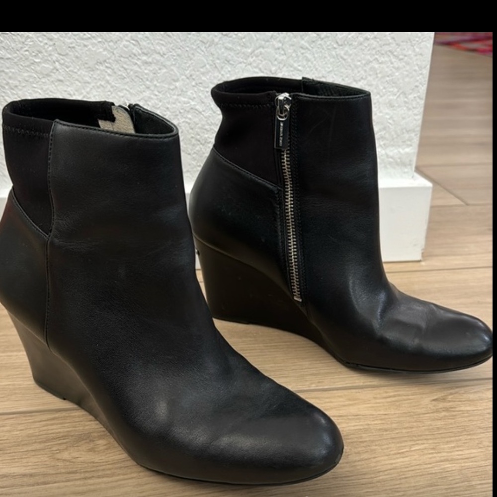 MICHAEL KORS Wedge Zipper Bootie in Black Size 9, for like an 8/8.5